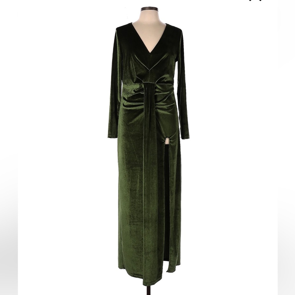 Elegant Green Velvet Maxi Dress